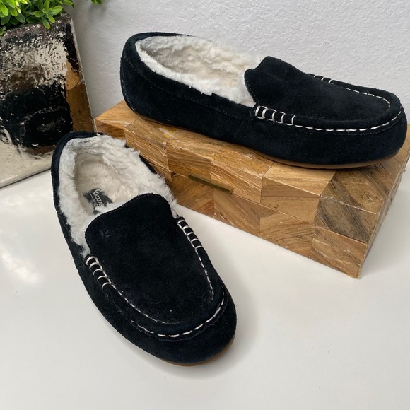 Koolaburra by UGG Lezly Black Suede Leather Wool Lined Moccasin Slippers Sz 7 - Picture 1 of 13